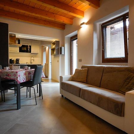 Apartment Aureggio เบลลาโจ ภายนอก รูปภาพ